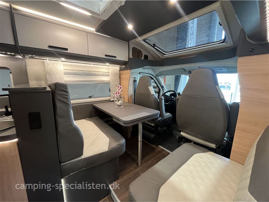Knaus L!VE TI 700 MEG Platinum Selection
